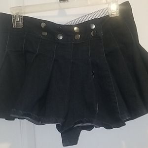 mini skirt